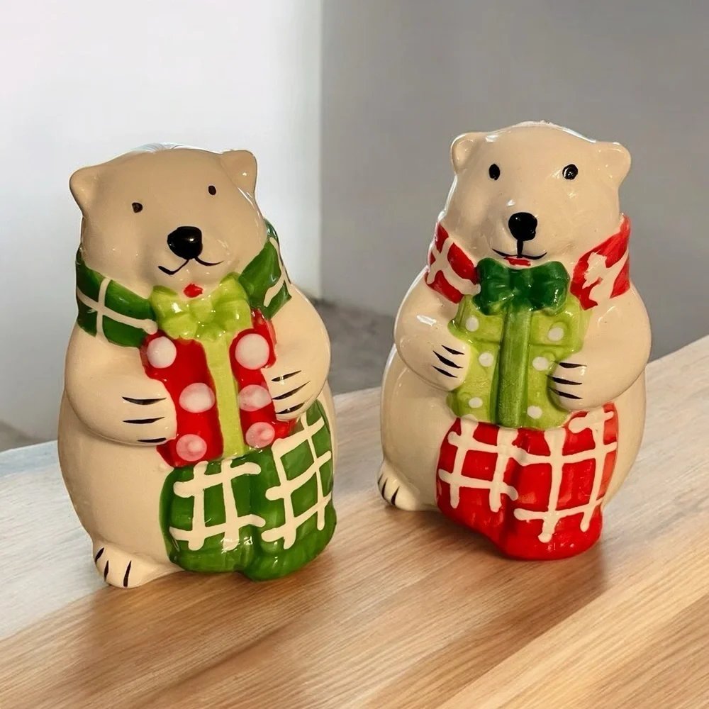 Christmas Polar Bear Vintage Salt & Pepper Shakers, Scarf & Presents, No…